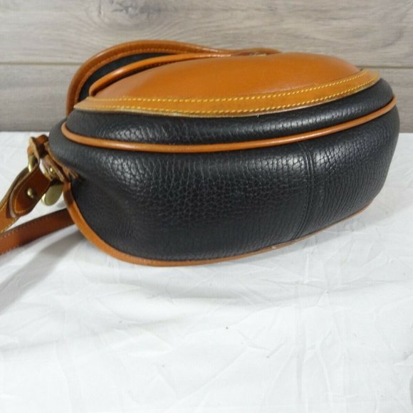 Rare Dooney & Bourke Outback Saddle Crossbody Bag - Picture 7 of 10